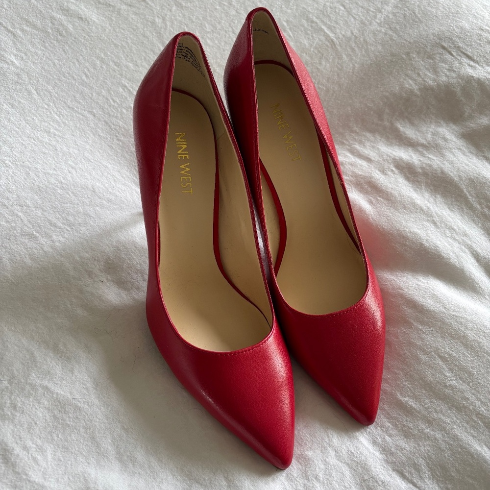 NWOT Nine West Pumps